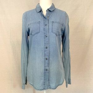 NWT Japna Long Sleeve Button Down Light Wash Denim Shirt Size S